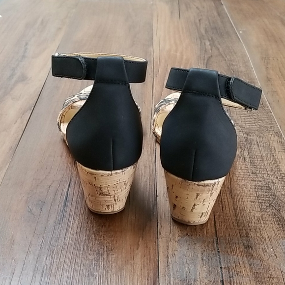 Naturalizer Areda Ankle Strap Wedges Women's Shoes - Picture 4 of 4